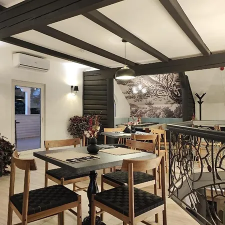 Sunny Hill Hotel