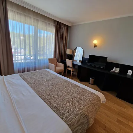 Sunny Hill Hotel 4*