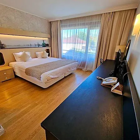 Sunny Hill Hotel 4*