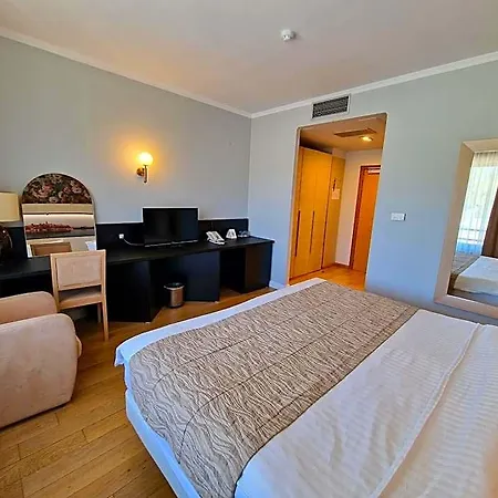 Sunny Hill Hotel 4*
