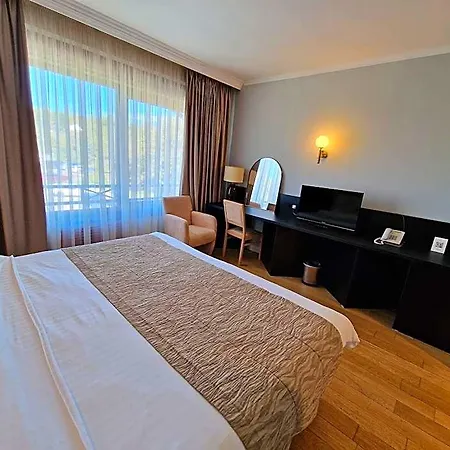Sunny Hill Hotel 4*